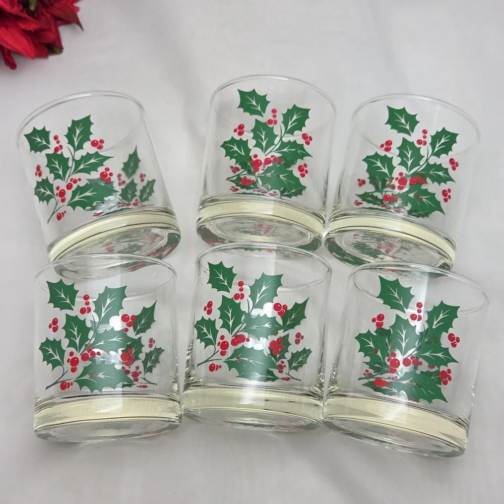 Indiana Holly Christmas Tumbler Glasses - Picture 4 of 11
